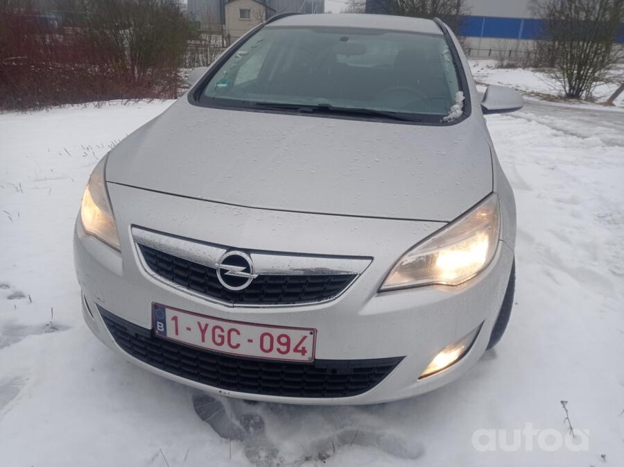 Opel Astra J Sports Tourer wagon