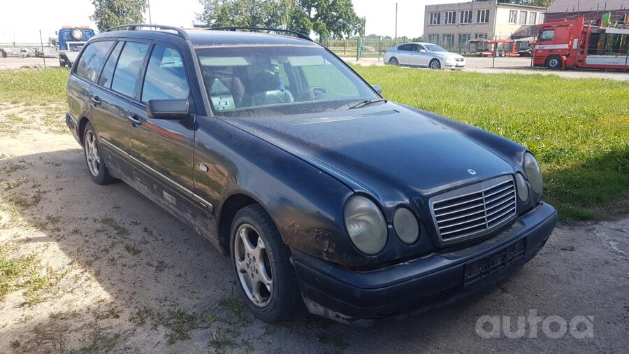 Mercedes-Benz E-Class W210 wagon 5-doors