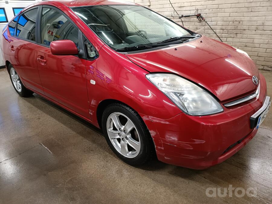Toyota Prius 2 generation [restyling] (XW20)