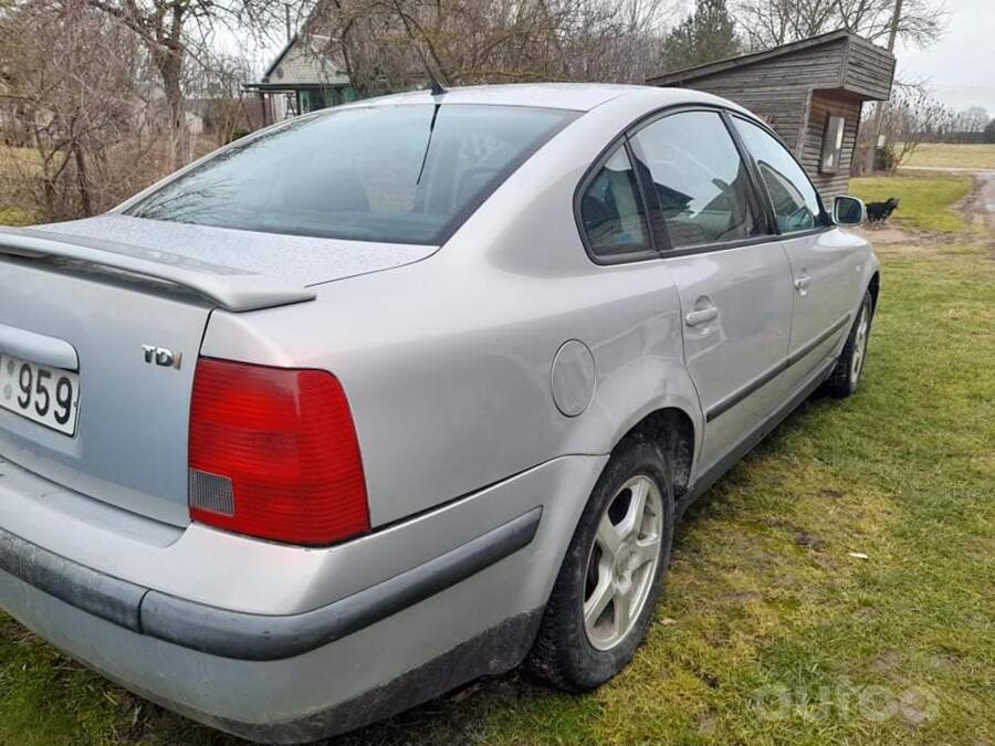 Volkswagen Passat B5 Sedan 4-doors