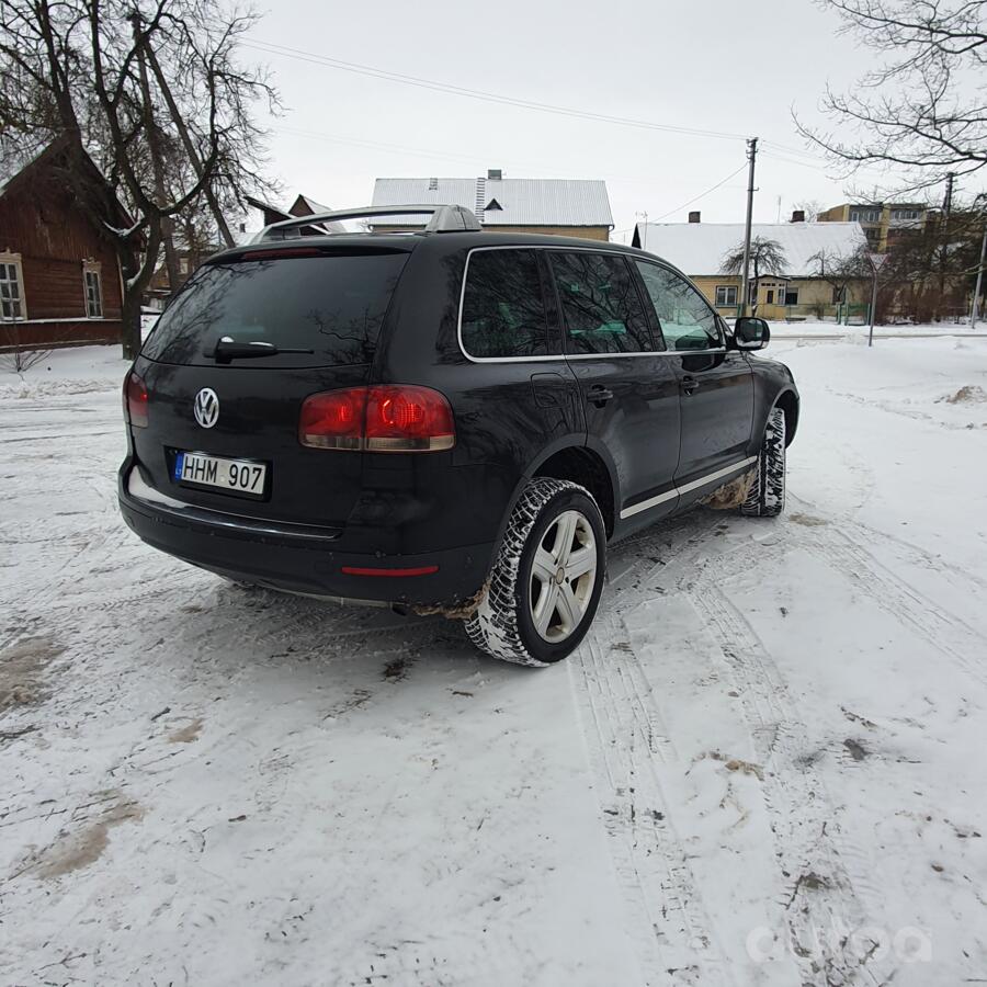 Volkswagen Touareg 1 generation Crossover