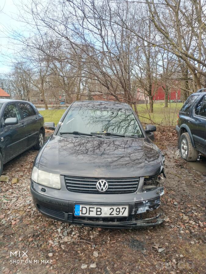 Volkswagen Passat B5 Sedan 4-doors