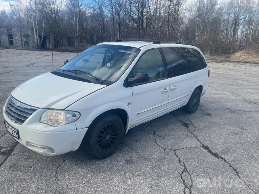 Chrysler Town and Country 4 generation Minivan