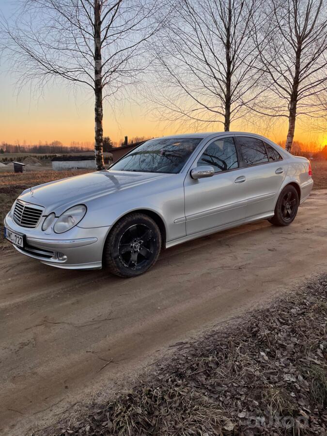 Mercedes-Benz E-Class W211 Sedan