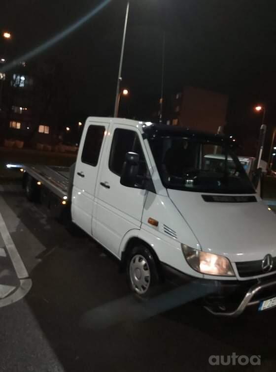 Mercedes-Benz Sprinter First generation
