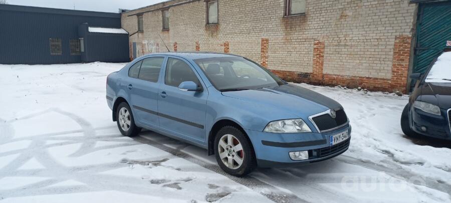 Skoda Octavia 2 generation Combi Scout wagon 5-doors