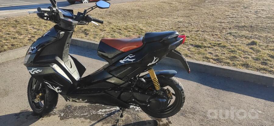 Aprilia SR