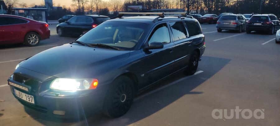 Volvo V70 2 generation [restyling] wagon 5-doors
