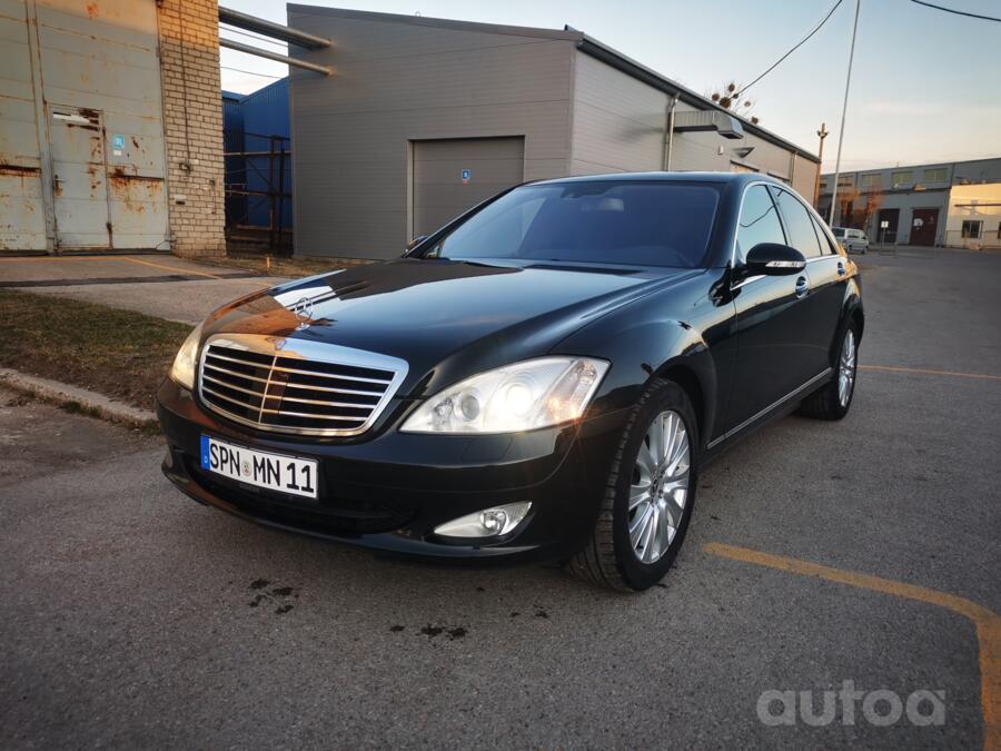 Mercedes-Benz S-Class W221 Sedan