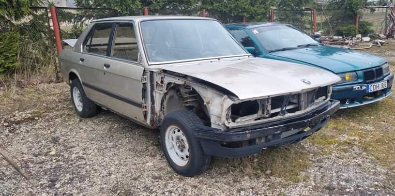 BMW 5 Series E28 Sedan
