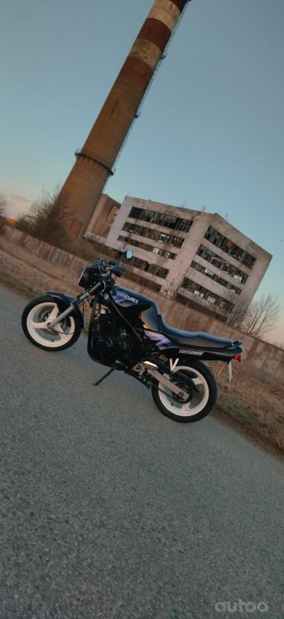 Suzuki GS