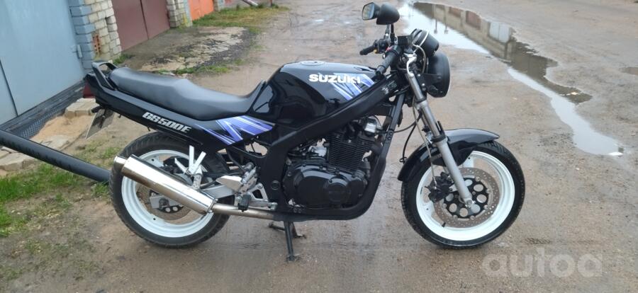 Suzuki GS