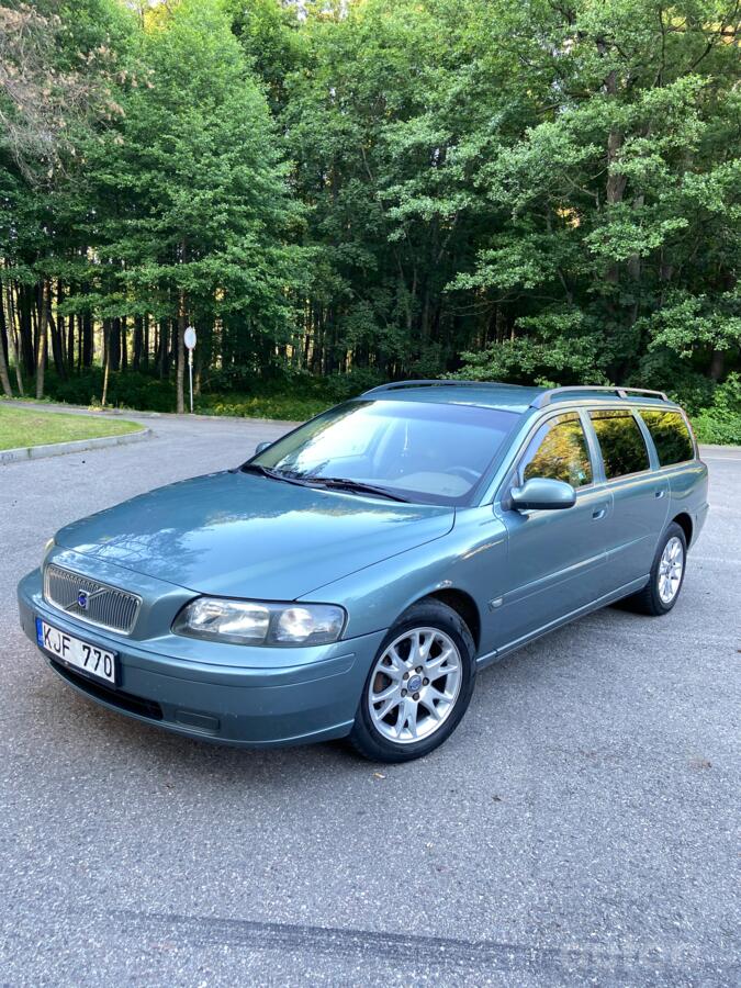 Volvo V70 2 generation wagon