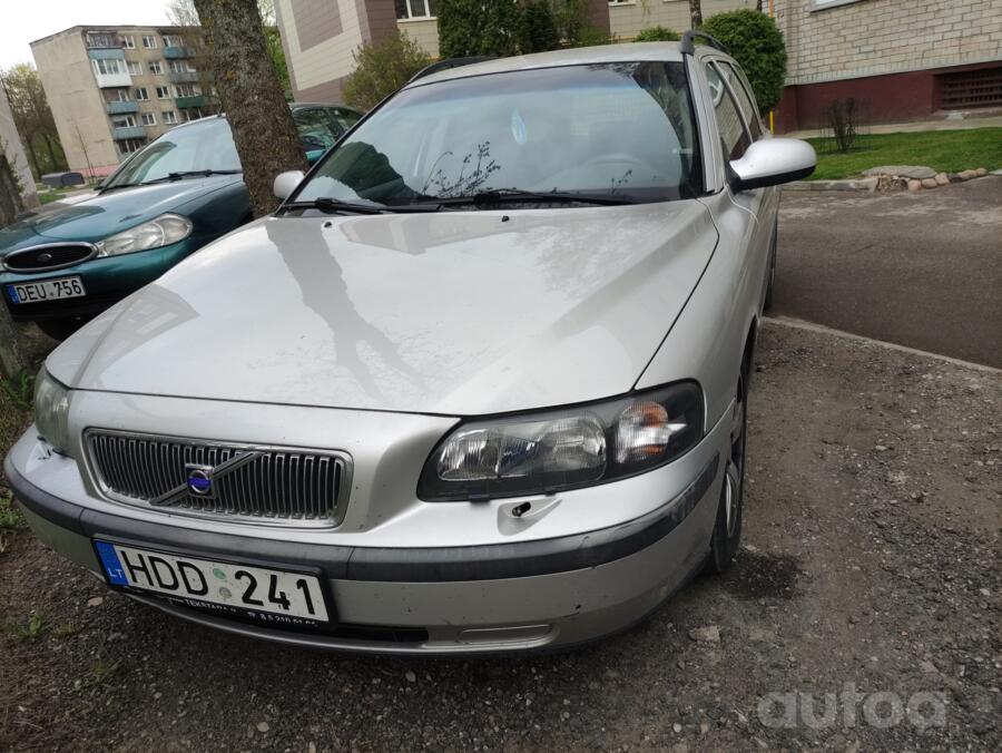 Volvo V70 2 generation wagon