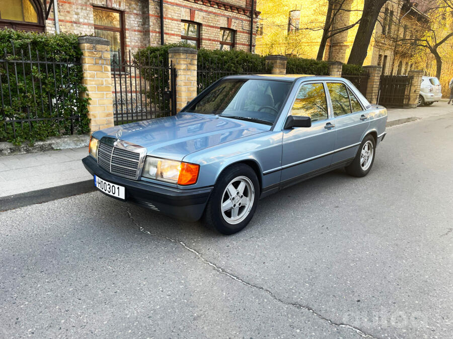 Mercedes-Benz 190 (W201) 1 generation