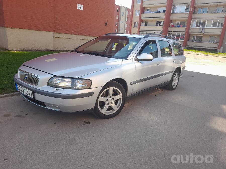 Volvo V70 2 generation wagon