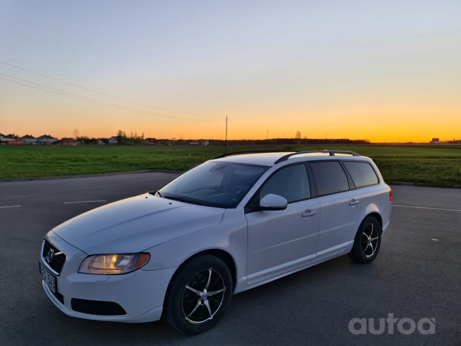 Volvo V70 3 generation wagon