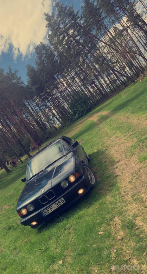 BMW 5 Series E34 Sedan