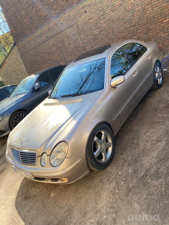 Mercedes-Benz E-Class W211 Sedan