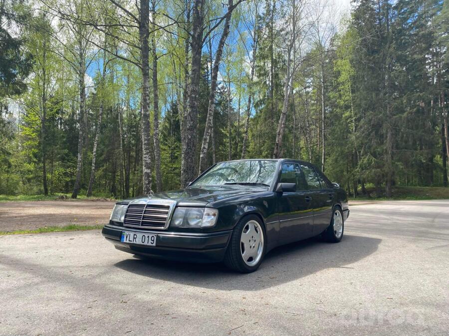 Mercedes-Benz W124 1 generation