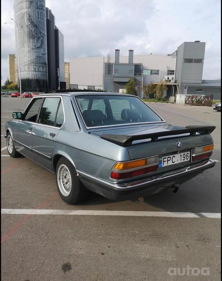 BMW 5 Series E28 Sedan