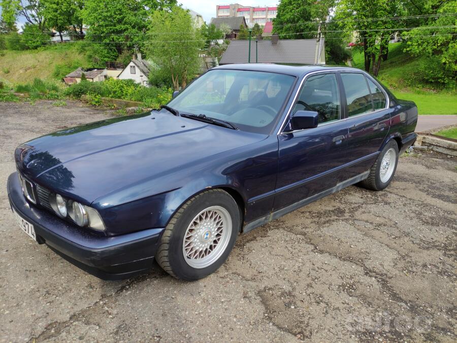 BMW 5 Series E34 Sedan
