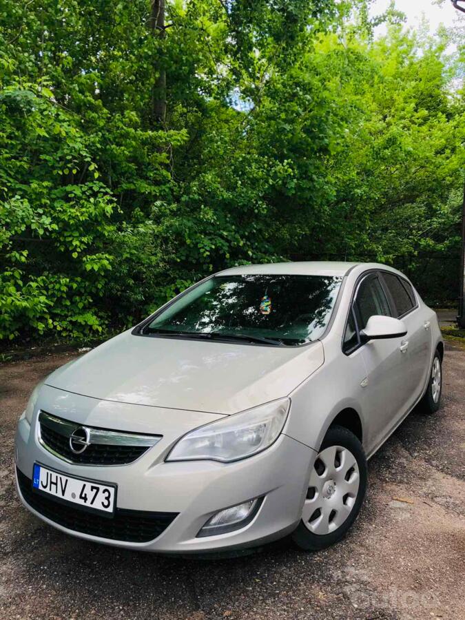 Opel Astra J Hatchback 5-doors