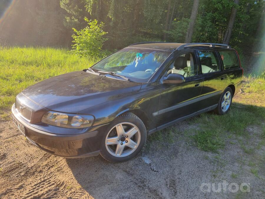 Volvo V70 2 generation wagon