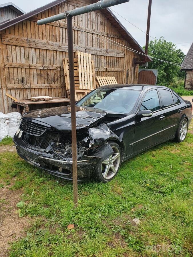 Mercedes-Benz E-Class W211 Sedan