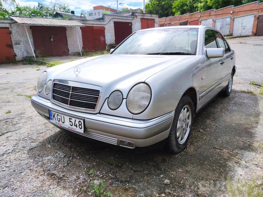 Mercedes-Benz E-Class W210 Sedan
