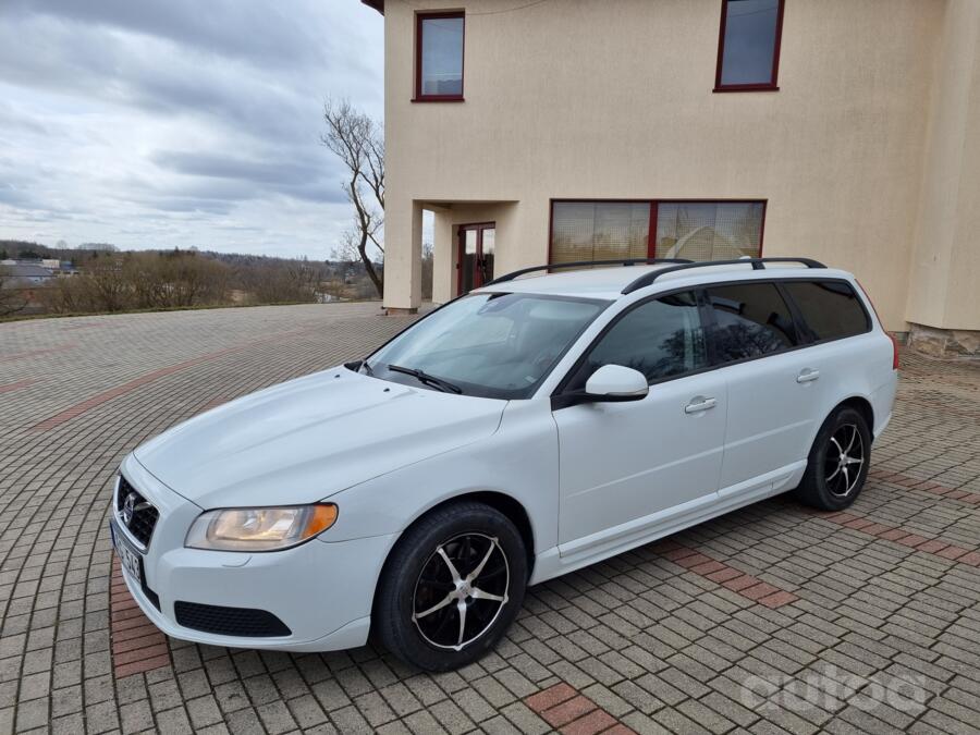 Volvo V70 3 generation wagon