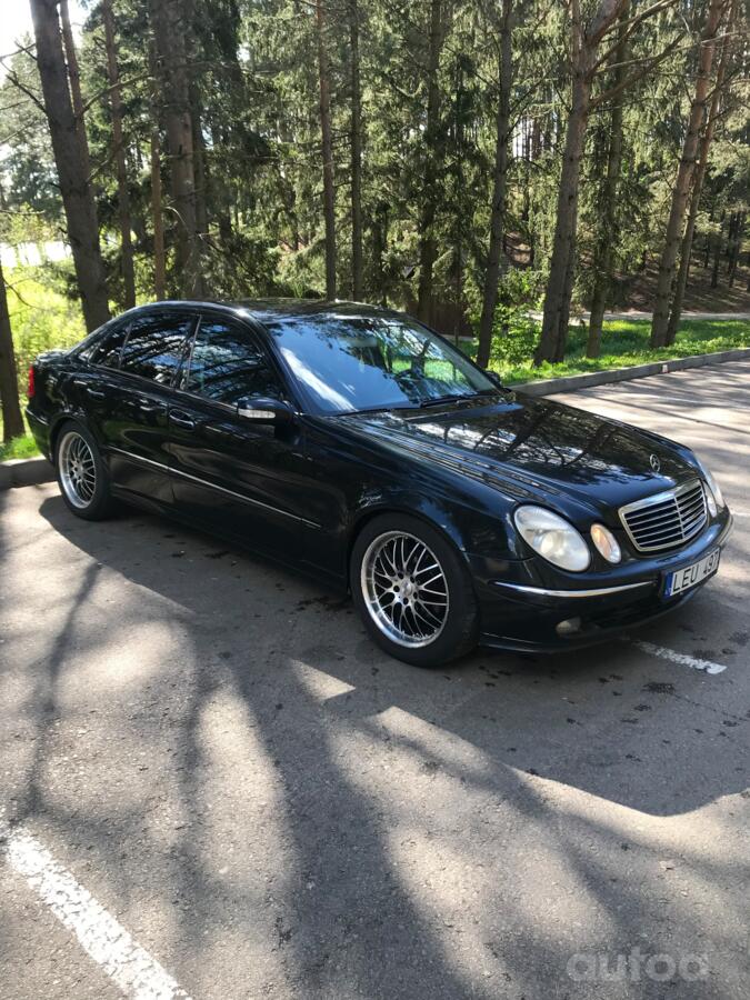Mercedes-Benz E-Class W211 Sedan