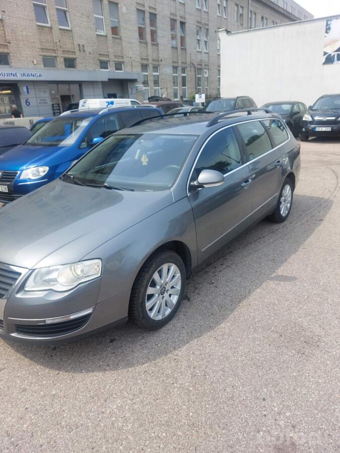 Volkswagen Passat B6 wagon 5-doors