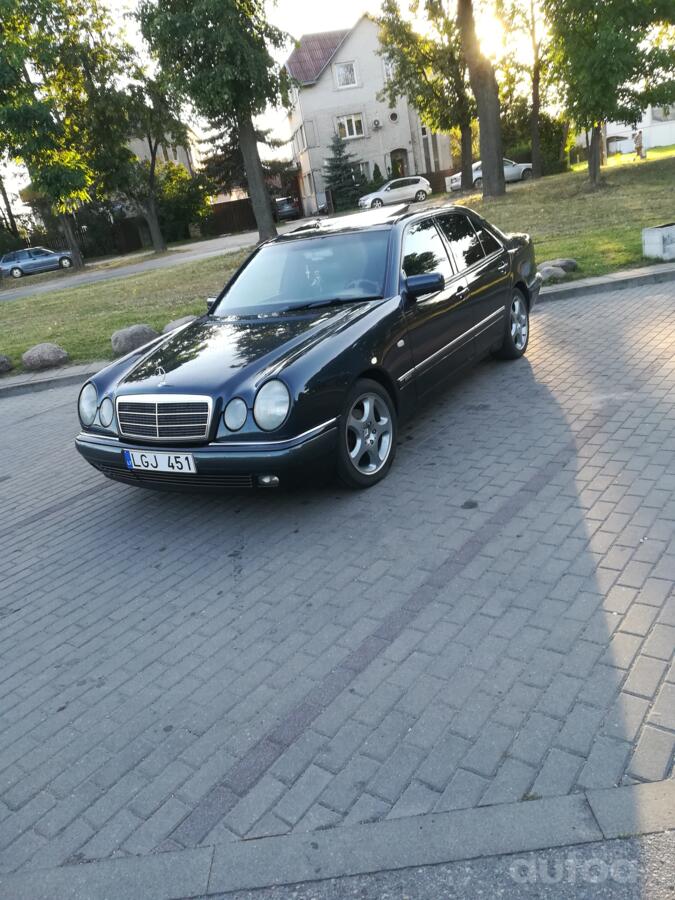 Mercedes-Benz E-Class W210 Sedan