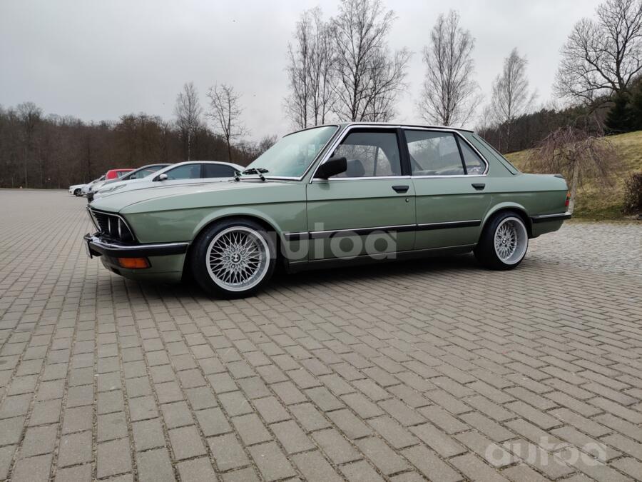 BMW 5 Series E28 Sedan