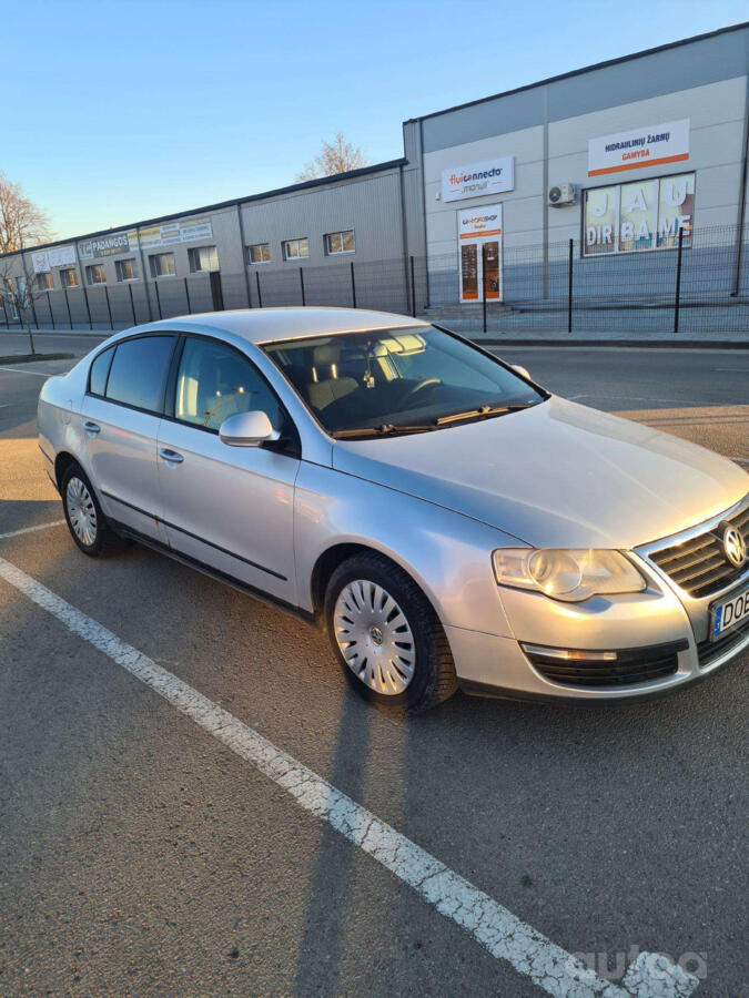 Volkswagen Passat B6 Sedan 4-doors