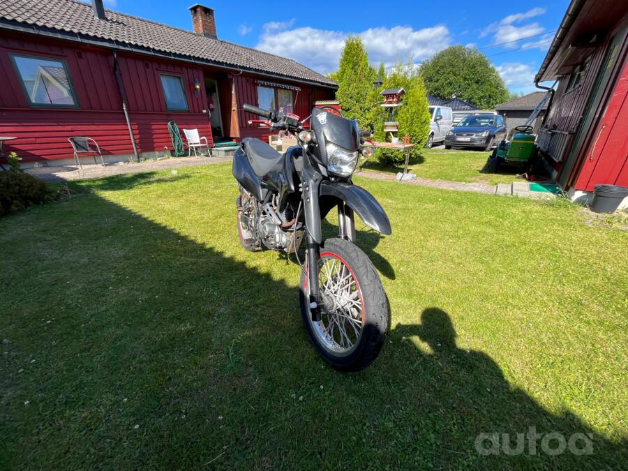 Suzuki DR
