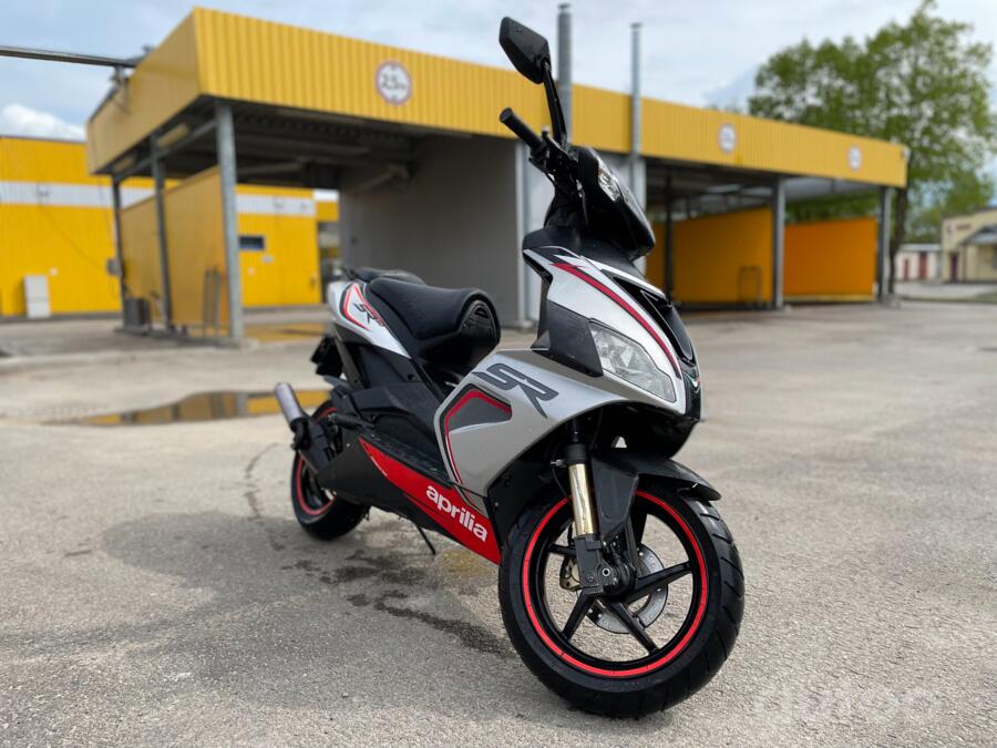 Aprilia SR