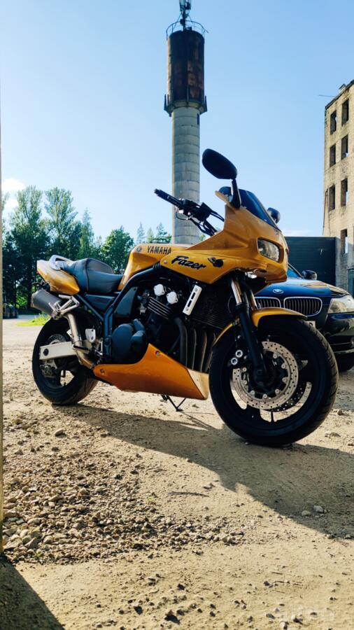 Yamaha FZS 600 Fazer