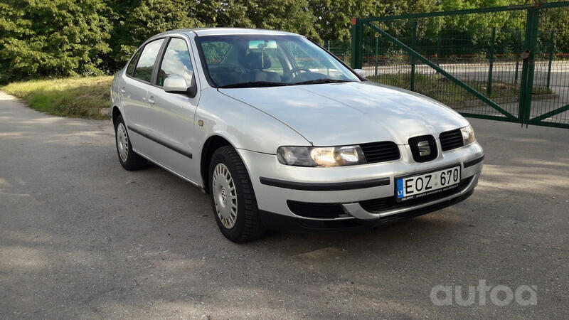 SEAT Toledo 2 generation Sedan