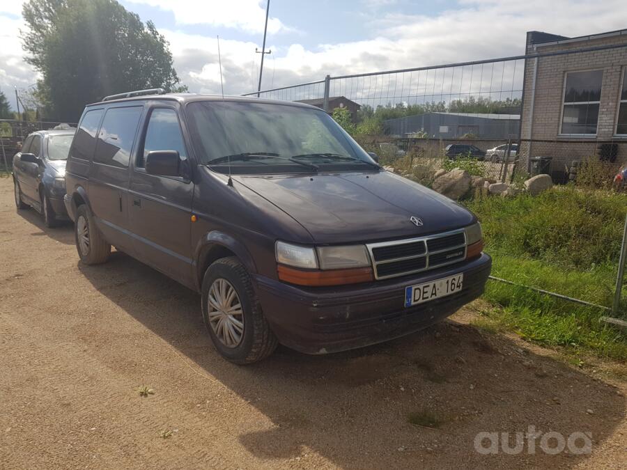 Chrysler Voyager 2 generation Grand minivan 4-doors