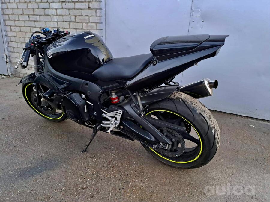 Yamaha R5