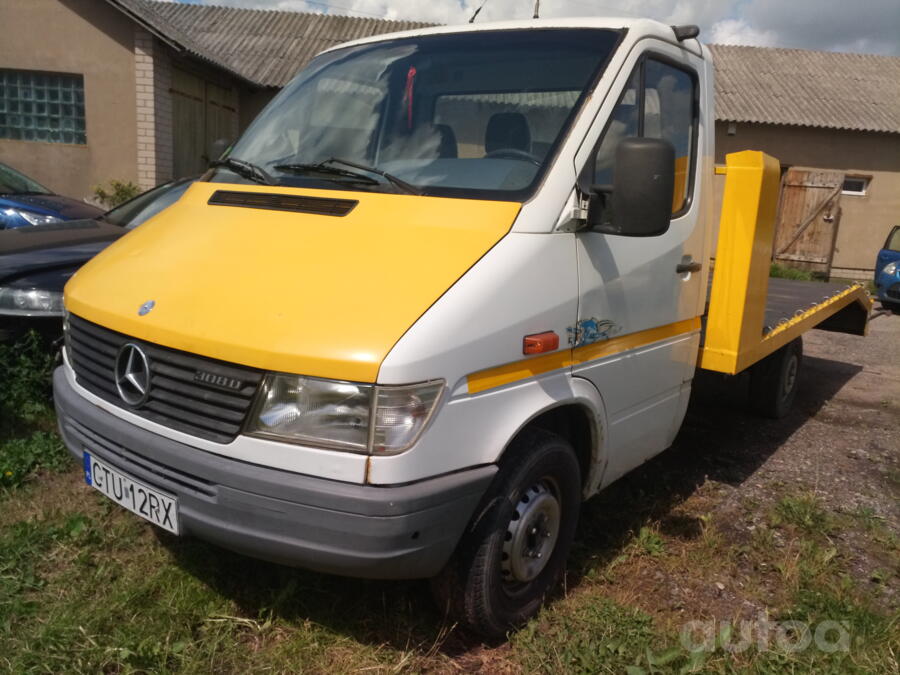 Mercedes-Benz V-Class W638 Minivan