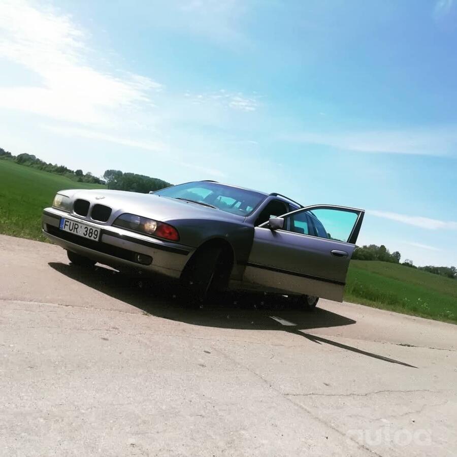 BMW 5 Series E39 Touring wagon