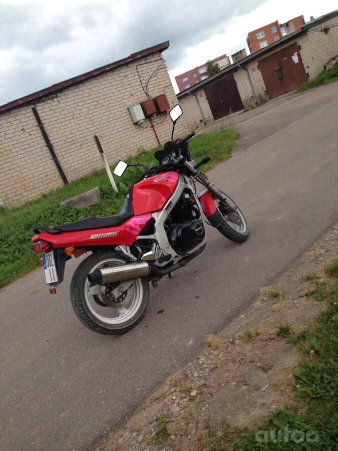 Suzuki GS