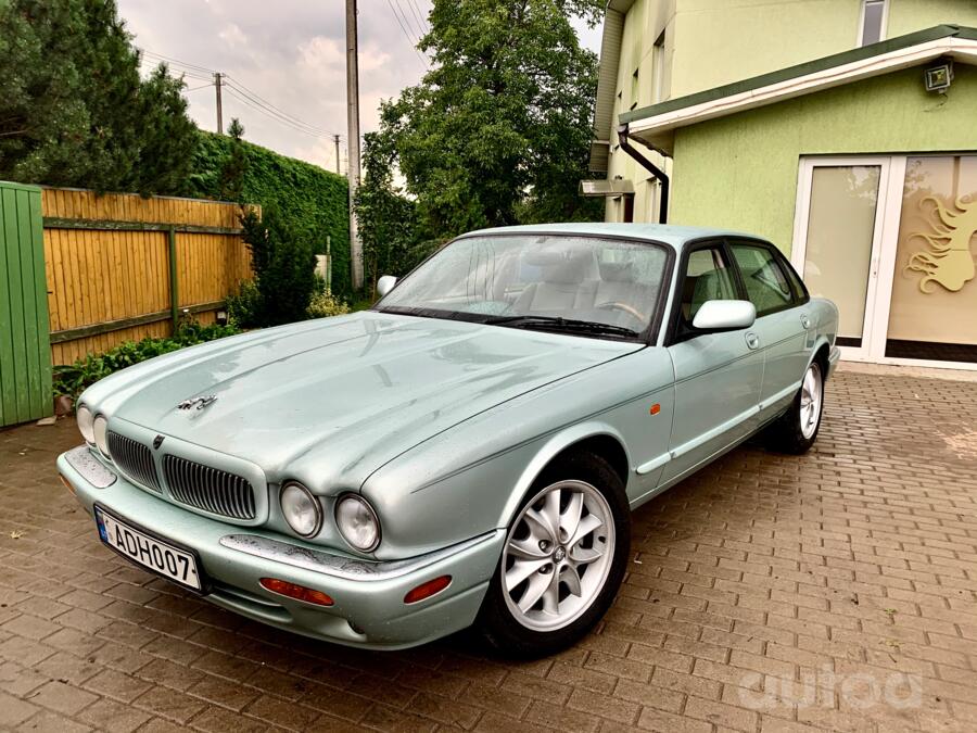 Jaguar XJR II (X308) Sedan