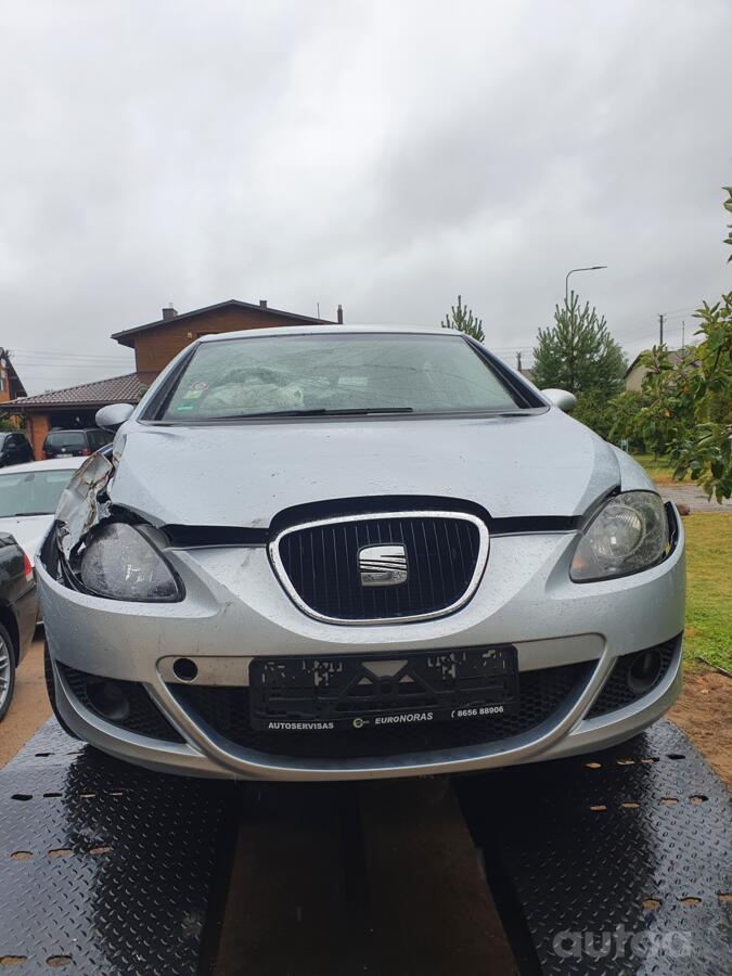 SEAT Leon 2 generation Hatchback 5-doors