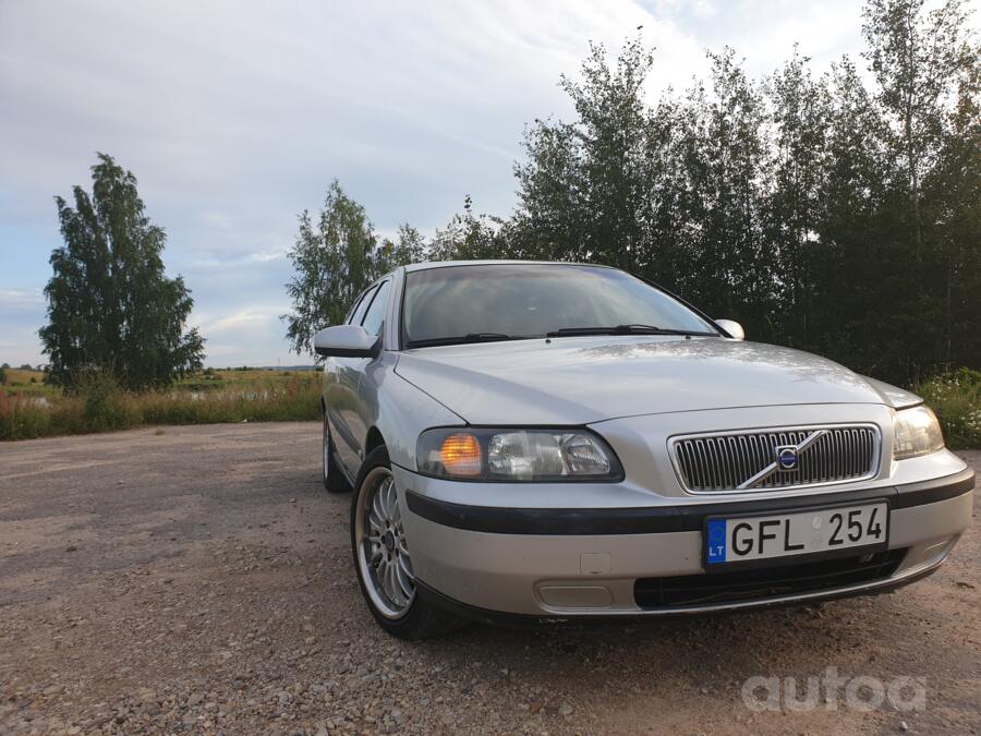 Volvo V70 2 generation wagon