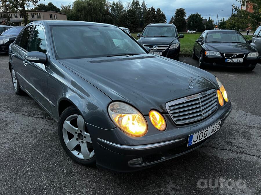 Mercedes-Benz E-Class W211 Sedan