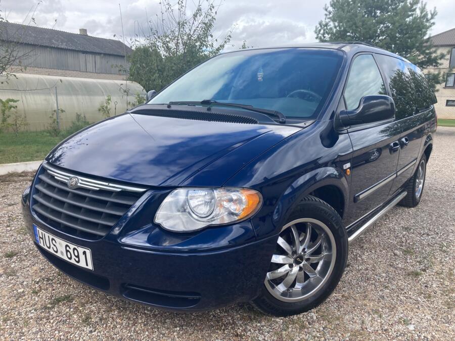 Chrysler Town & Country 4 generation [restyling]